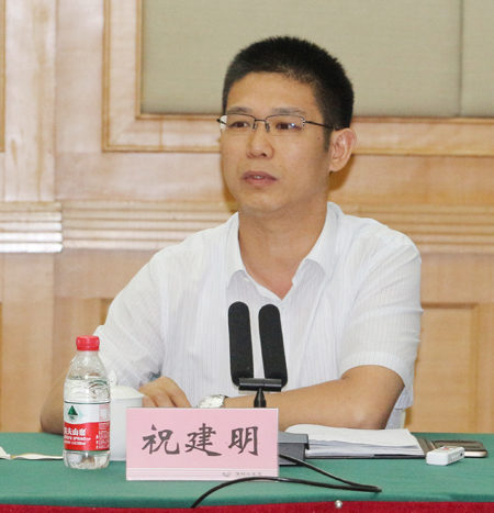 万搏（中国）总经理祝建明在会上发表讲话
