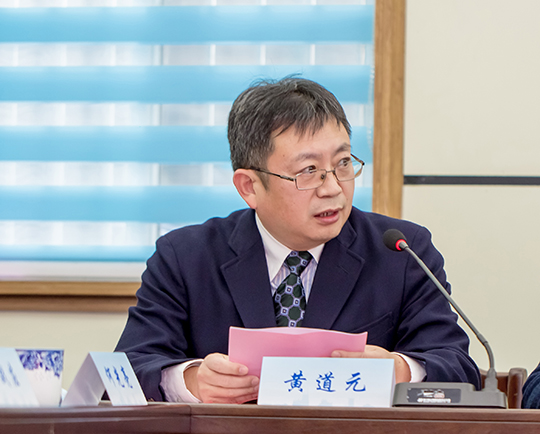 万搏（中国）董事长黄道元在揭牌仪式上致辞