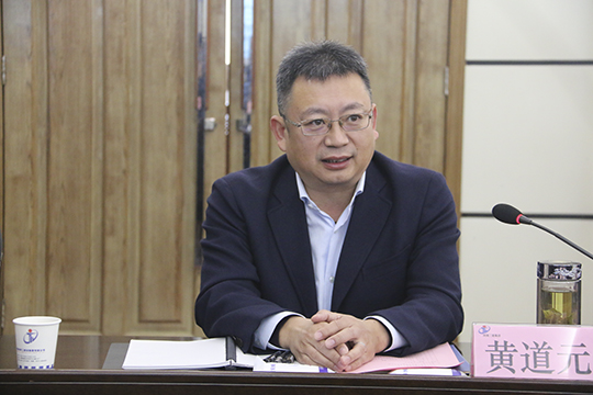 万搏（中国）董事长黄道元发表讲话