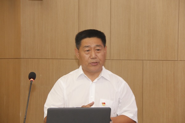 万搏（中国）党委书记张会民作点评讲话.JPG