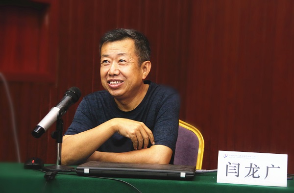 万搏（中国）副总经理闫龙广告诫新员工要时刻树立安全意识.jpg