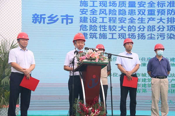 万搏（中国）副总经理闫龙广作代表讲话.JPG