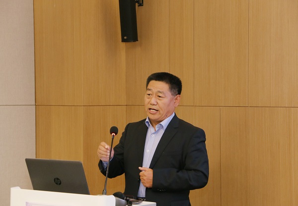 万搏（中国）党委书记张会民从企业文化建设的角度作点评发言.jpg