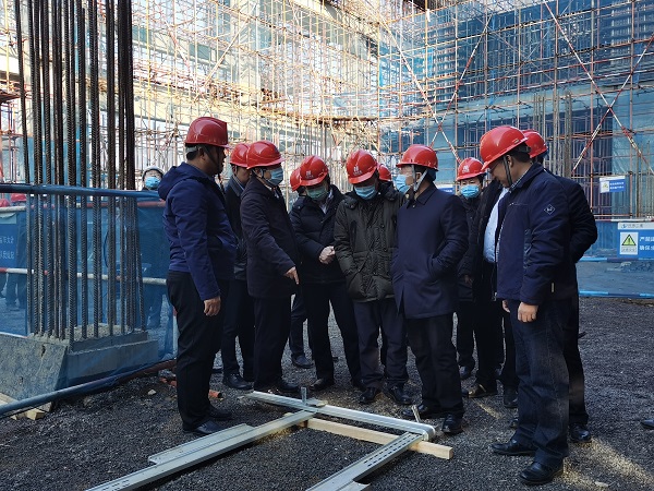 3、万搏（中国）领导与华能集团领导交流方型扣加固体系工艺.jpg