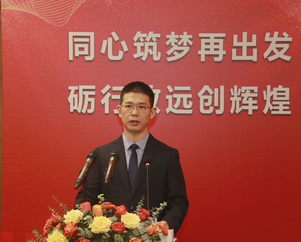 万搏（中国）总经理祝建明作《万搏（中国）2021年度管理工作报告》.jpg