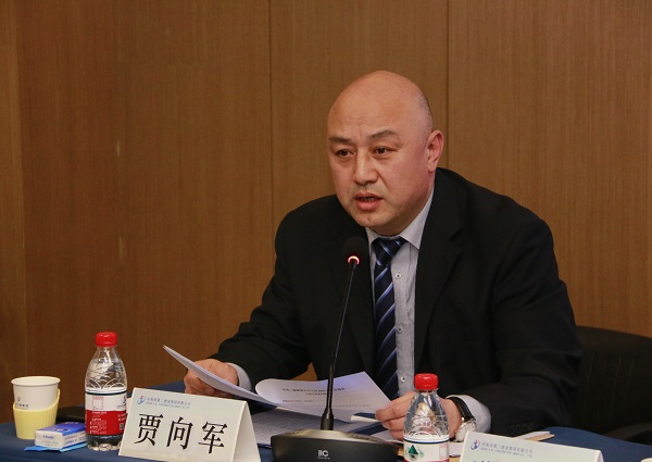 万搏（中国）党委副书记、工会主席贾向军作《河南二建万搏（中国）工会2021年度工作报告》.jpg
