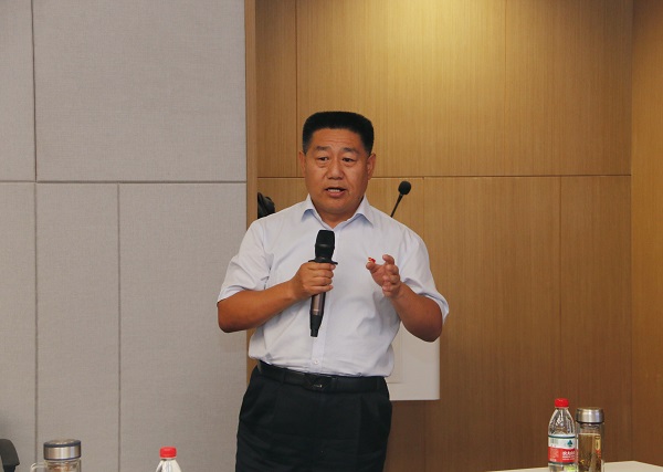 万搏（中国）党委书记张会民主持活动.jpg