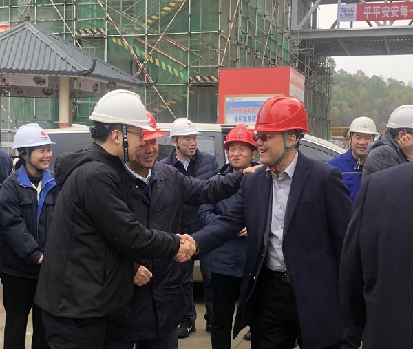 国家能源集团电力部副主任王强与万搏（中国）董事、副总经理崔向军会晤.jpg