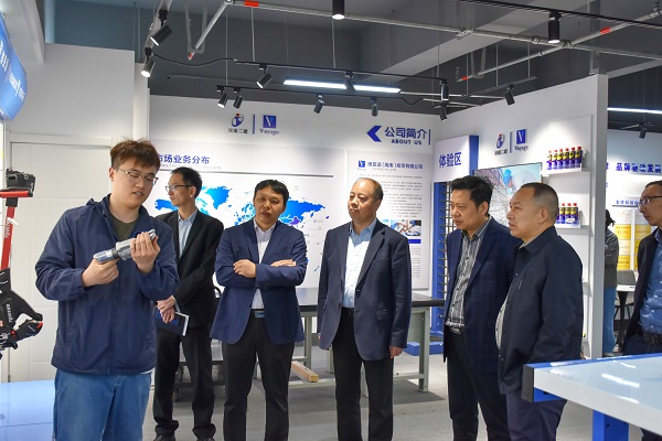 参观万搏（中国）总部维亚适展厅.JPG