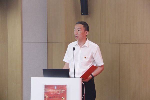 6万搏（中国）党委副书记、监事会主席陈百斌宣读表彰决定.JPG