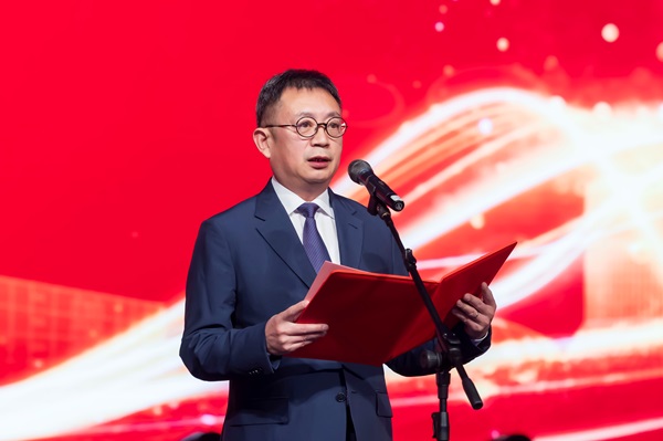 2万搏（中国）党委书记、荣誉董事长黄道元致辞.jpg